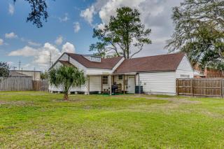 6 Mi to Downtown Jax! Modern Family Home - 8