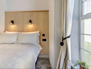 Sea-View Apartment - Steps to Beach & Shops - 2