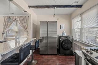 556b Large 3 bedroom with Parking - 4