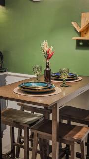Dylan's Cozy 2BR Suite with Full Kitchen near SM North EDSA - 5