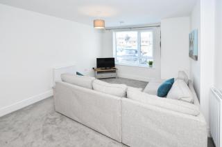 3BDR Regal House with Parking and Garden - 3