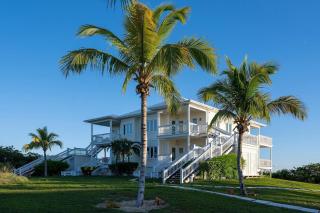 Condo w/Views, Beach, Htd Pool, Golf Cart - Governors Harbour - 7