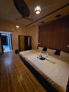 Hotel Maharaja Path - 4