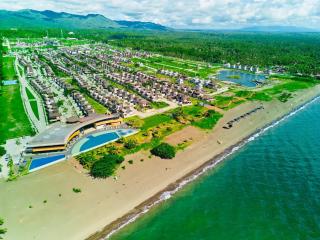 Beach Hive Seafront Villa in San Juan Batangas Direct beachfront access 8 mins walk - 8
