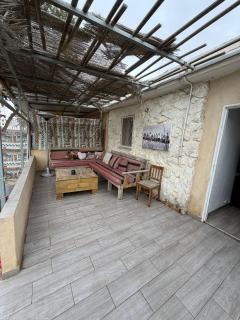 Charming Desert Stay 2 Bedrooms 2 Patios Prime Location - 3