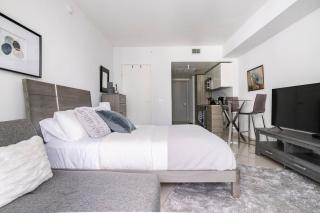 Prestigious 5-star Brickell condo w/ parking! - 3