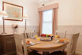 Didis Cottage-Dog Friendly-Garden-Cowes-Sleeps 4 - 6