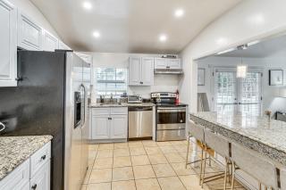 Group Getaway! Modern Silver Spring Home w/ Yard - 1