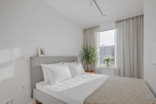 Brand New Apt w- Balcony and Amazing View, by Cohost - 0