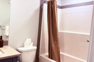 Savanna Breeze | Modern 3BR | Near YYC Airport - 5