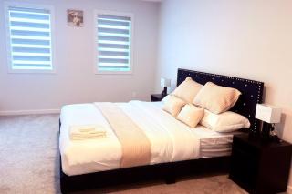 Savanna Breeze | Modern 3BR | Near YYC Airport - 3