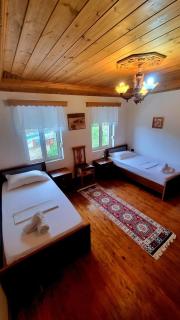 Gjoni's guesthouse - 4