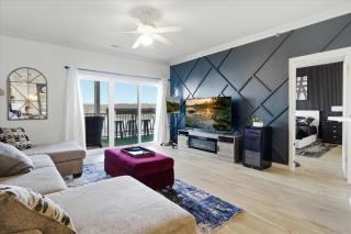 Modern Condo at 11mm in Sunrise w/ PWC & Boat Slip - 3