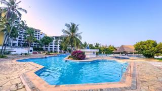 ChillSpot 2 Beachfront AC Restaurant Gym - 2