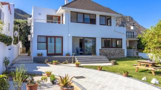 144 on10th in Voelklip, Hermanus - 0