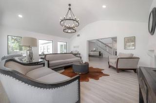 Riverhills Luxury Escape | Pool, Firepit 13+ Beds - 3