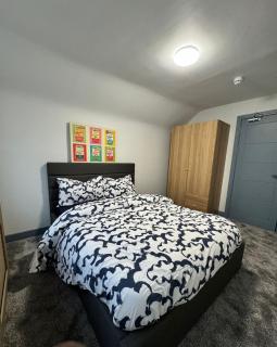 Cosy Place Morden - 2