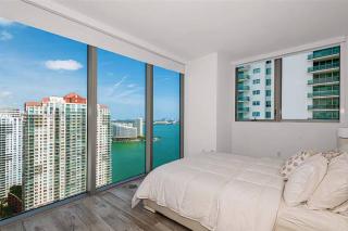 Beautiful Waterview 3BR Brickell - 2