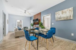 Modern Downtown Indy 2BR Free Parking Walk to Lucas Oil & March Madness - 1