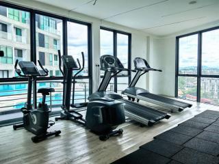 Stylish Tropical Retreat with Pool at DeLOFTS 4-6Px 2R1B - 5