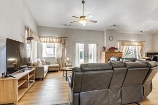 3 Mi to Lake Powell Home with Hot Tub and Waterfall - 5