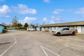 Lamplighter Inn - 115 Turtle Bay - 2