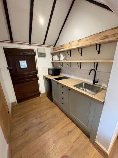 Little Vine Cottage in the grounds of Leeds Castle - 0