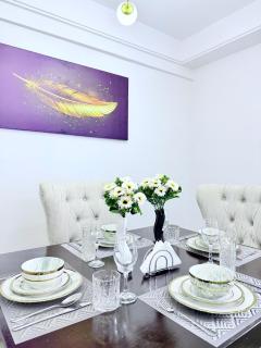 Spacious and serene environment with full kitchen - 5