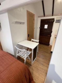 Little Vine Cottage in the grounds of Leeds Castle - 2