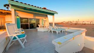 Cozy & Colorful Beachfront Condo Las Olas I 28 - 3