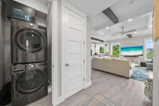 Stunning custom coastal hideaway with private pool - 4