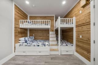 Stunning custom coastal hideaway with private pool - 1