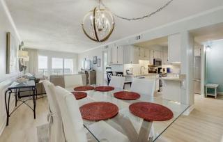 Updated beachfront condo with beach setup & quick drive to entertainment - 8