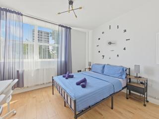 Near South Wimbledon Station, 2BR, Sleep 7, King beds - 5