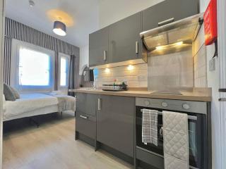 Yastayzzz at Room 12 The Lofts Pierpoint Street - 3