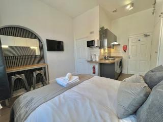 Yastayzzz at Room 12 The Lofts Pierpoint Street - 1