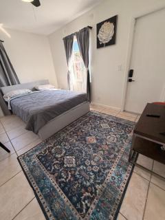 Fort Lauderdale Gem Private Yard and Patio - 3