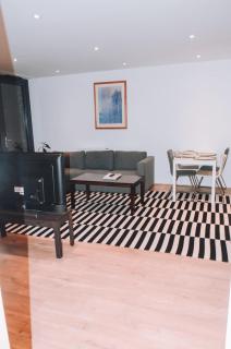 Prime Balham Balcony Apartment - 5