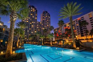 Penthouse Jr Unrivaled Luxury Insane Views apts - 8