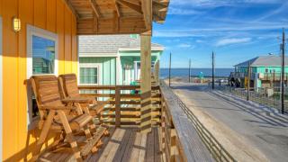 Pool Boat Dock Balcony w Bay Views Coopers Hawk by AvantStay - 0