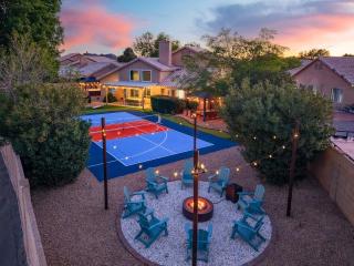 Glendale Getaway - Pool Court Theater Game Room - 3