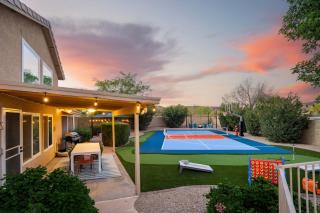 Glendale Getaway - Pool Court Theater Game Room - 9