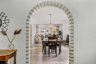 Stylish 3 BR Suite with Garage Parking - 5