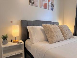 Stylish 3 BR Suite with Garage Parking - 5
