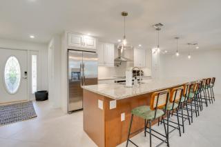 Modern Canal-Front Gem w/ Lanai + Dock in Sanibel - 3
