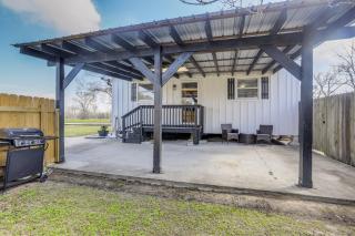Riverfront Ventress Home with Patio and Shared Pier - 9