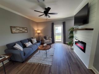 Four Palms Unit B, 500ft to Beach, Walk 2 Casinos! - 3