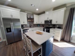 Four Palms Unit C, 500ft to Beach, Walk 2 Casinos! - 5