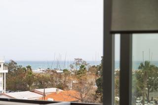 Nautica Luxe Apartments - 5