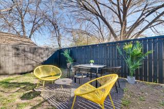 Less Than 1 Mi to Historic McKinney Modern Duplex with Yard - 9